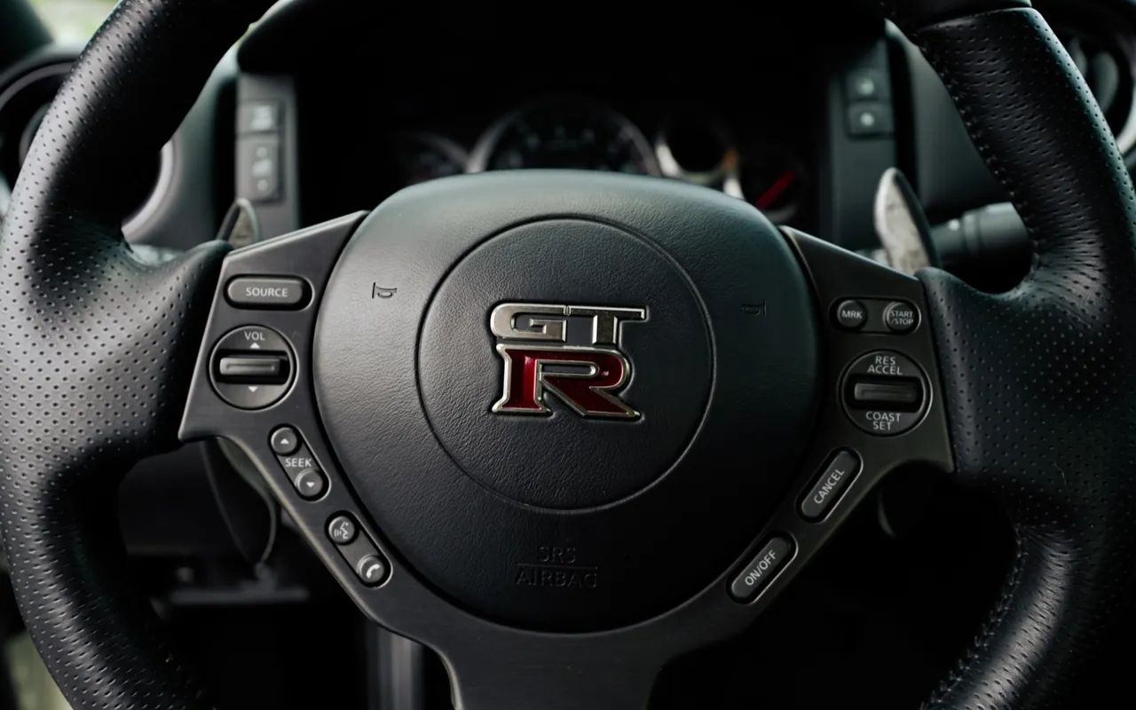 2013 Nissan R35 GTR - Secondary View