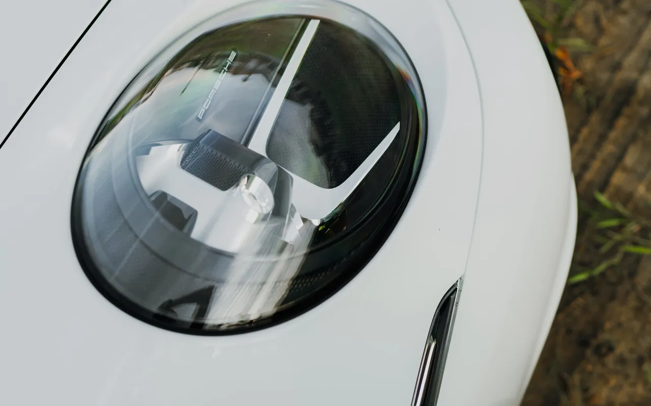 2023 Porsche 911 Carrera T - Secondary View