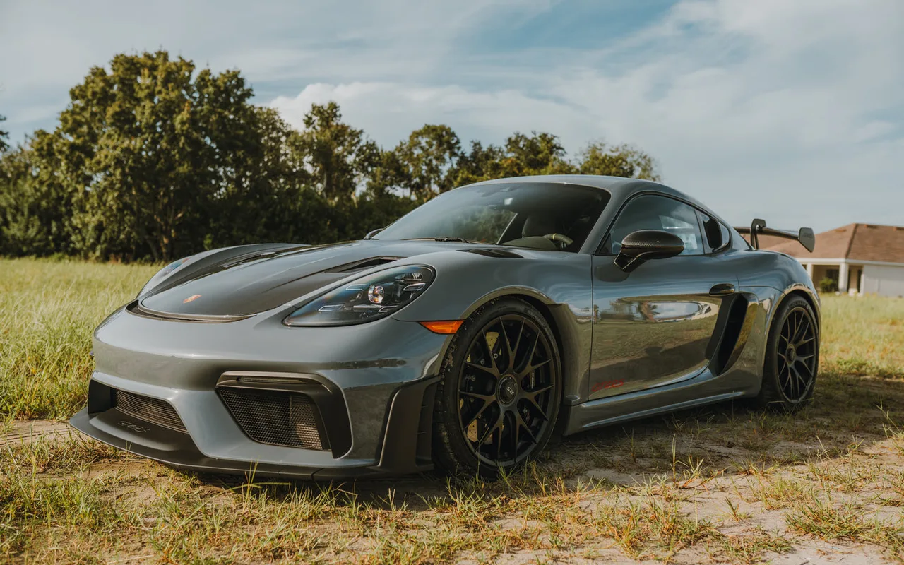 Porsche 718 Cayman GT4 RS